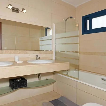 Ferienhaus Mit Privatpool Fur 6 Personen Ca 100 Qm In Playa Blanca, Lanzarote Gemeinde Yaiza - B63550 *