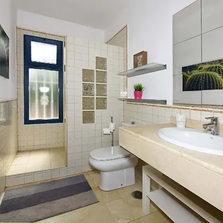 Ferienhaus Mit Privatpool Fur 6 Personen Ca 100 Qm In Playa Blanca, Lanzarote Gemeinde Yaiza - B63550 Holiday home *